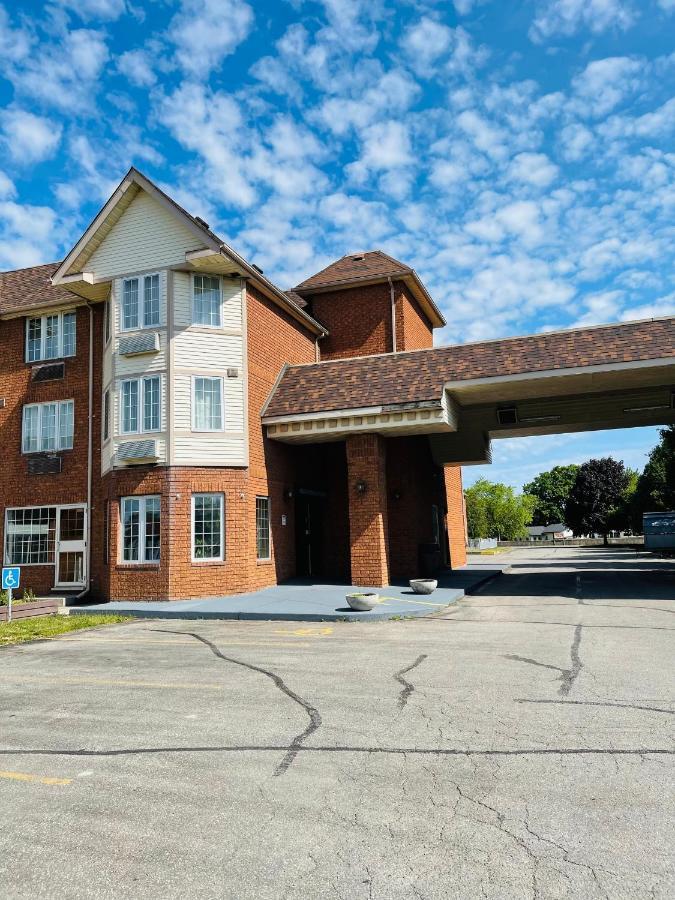 Travelodge By Wyndham Niagara Falls Lundys Lane Extérieur photo