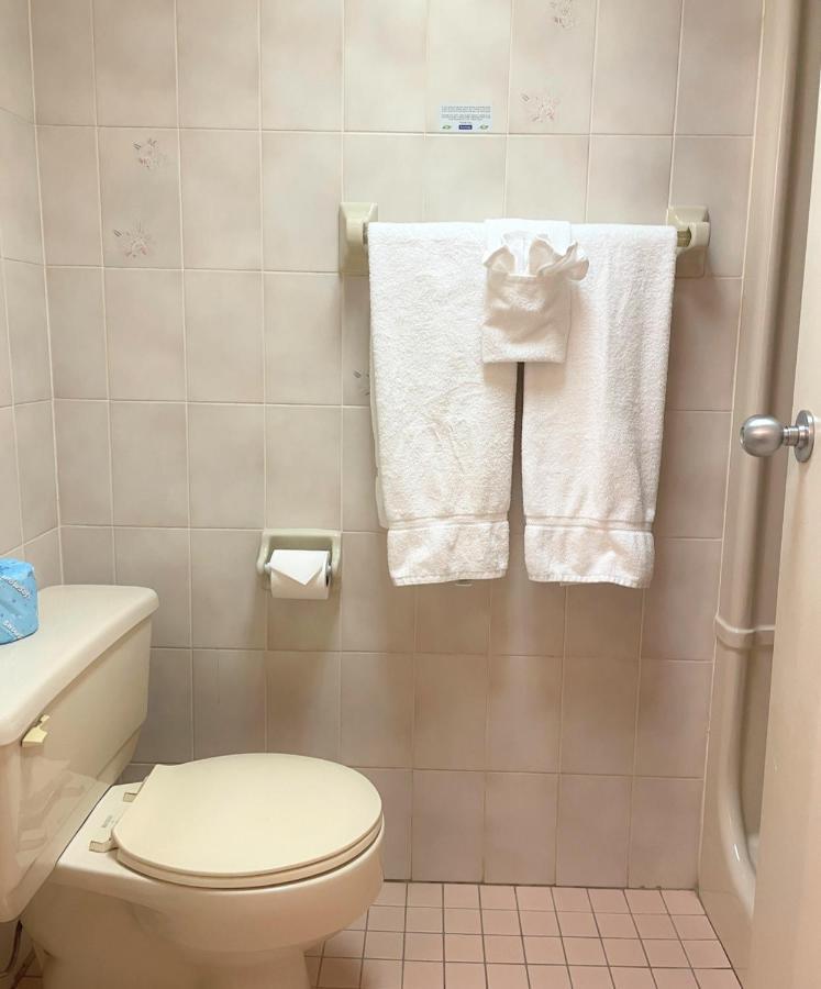 Travelodge By Wyndham Niagara Falls Lundys Lane Extérieur photo
