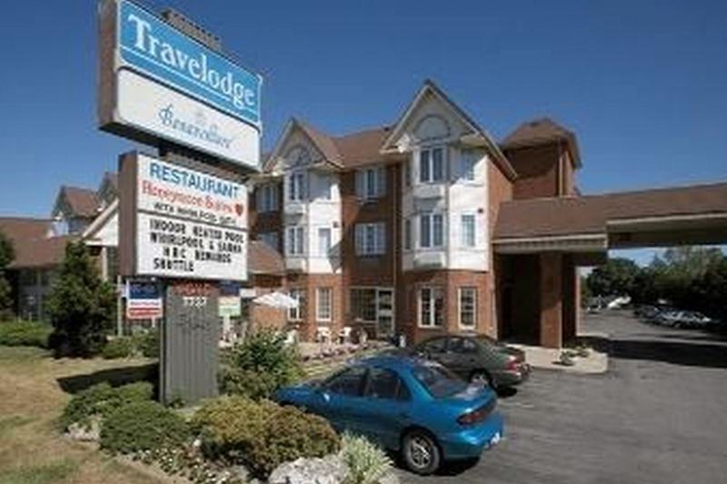 Travelodge By Wyndham Niagara Falls Lundys Lane Extérieur photo