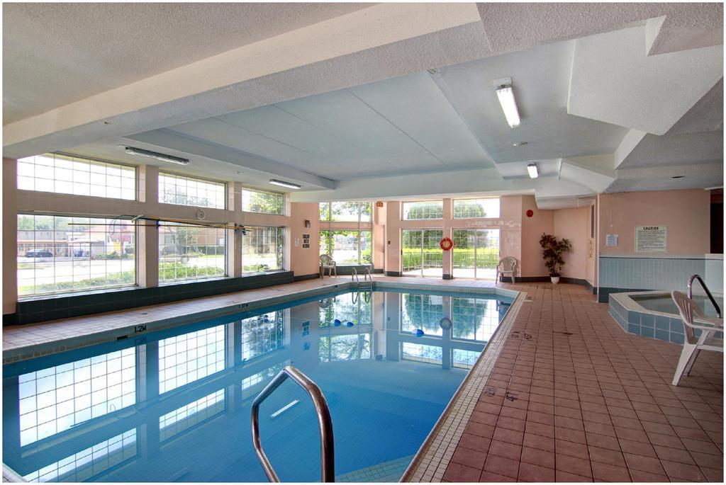 Travelodge By Wyndham Niagara Falls Lundys Lane Extérieur photo