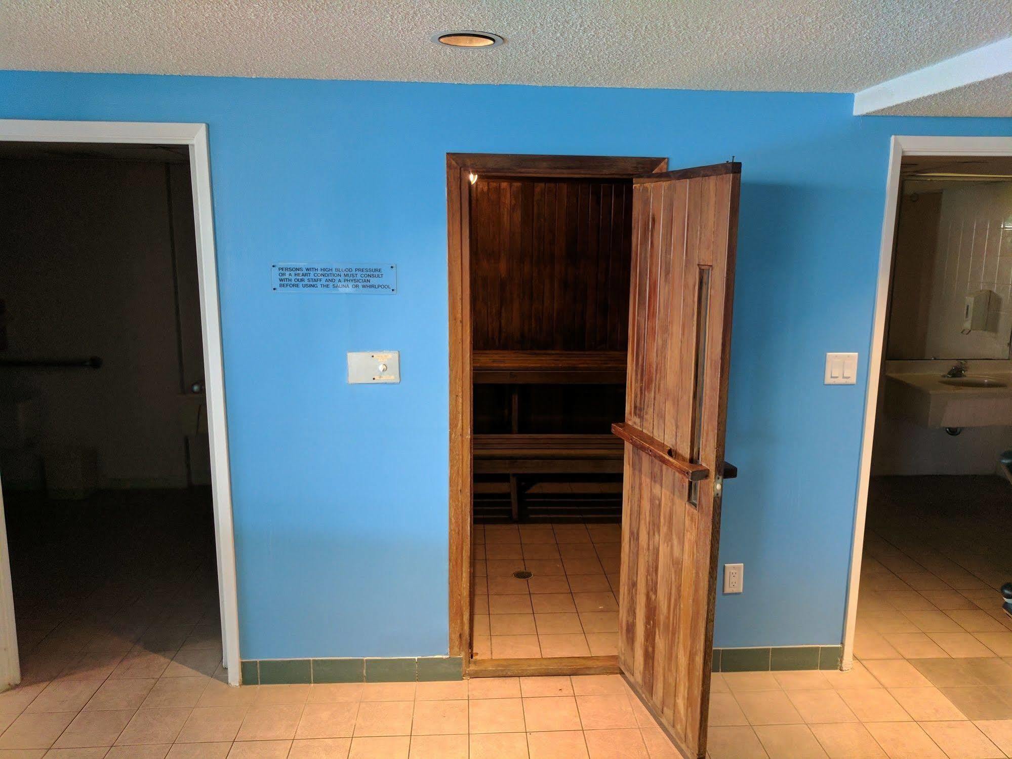 Travelodge By Wyndham Niagara Falls Lundys Lane Extérieur photo